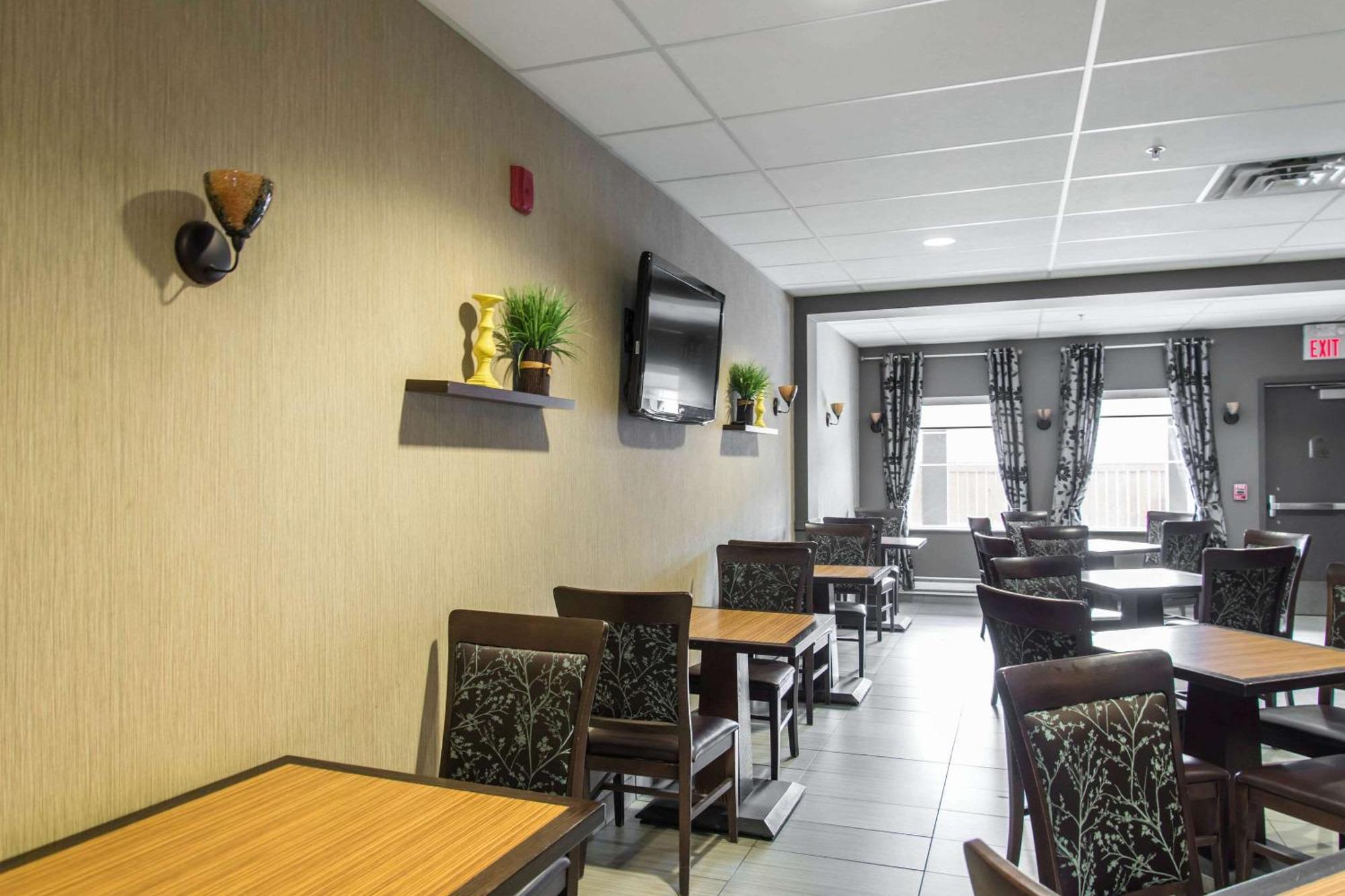 Mainstay Suites Виннипег Экстерьер фото