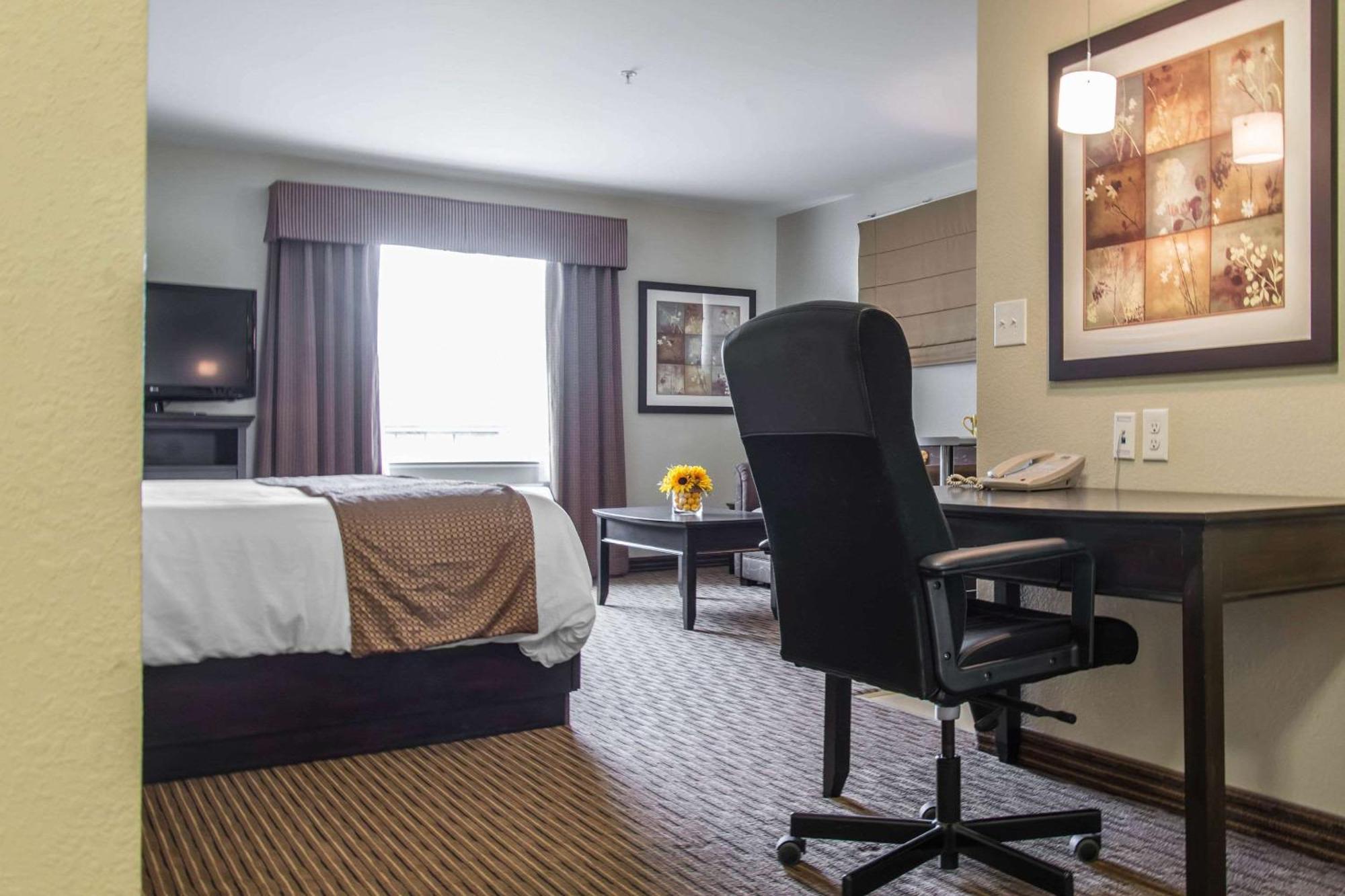 Mainstay Suites Виннипег Экстерьер фото