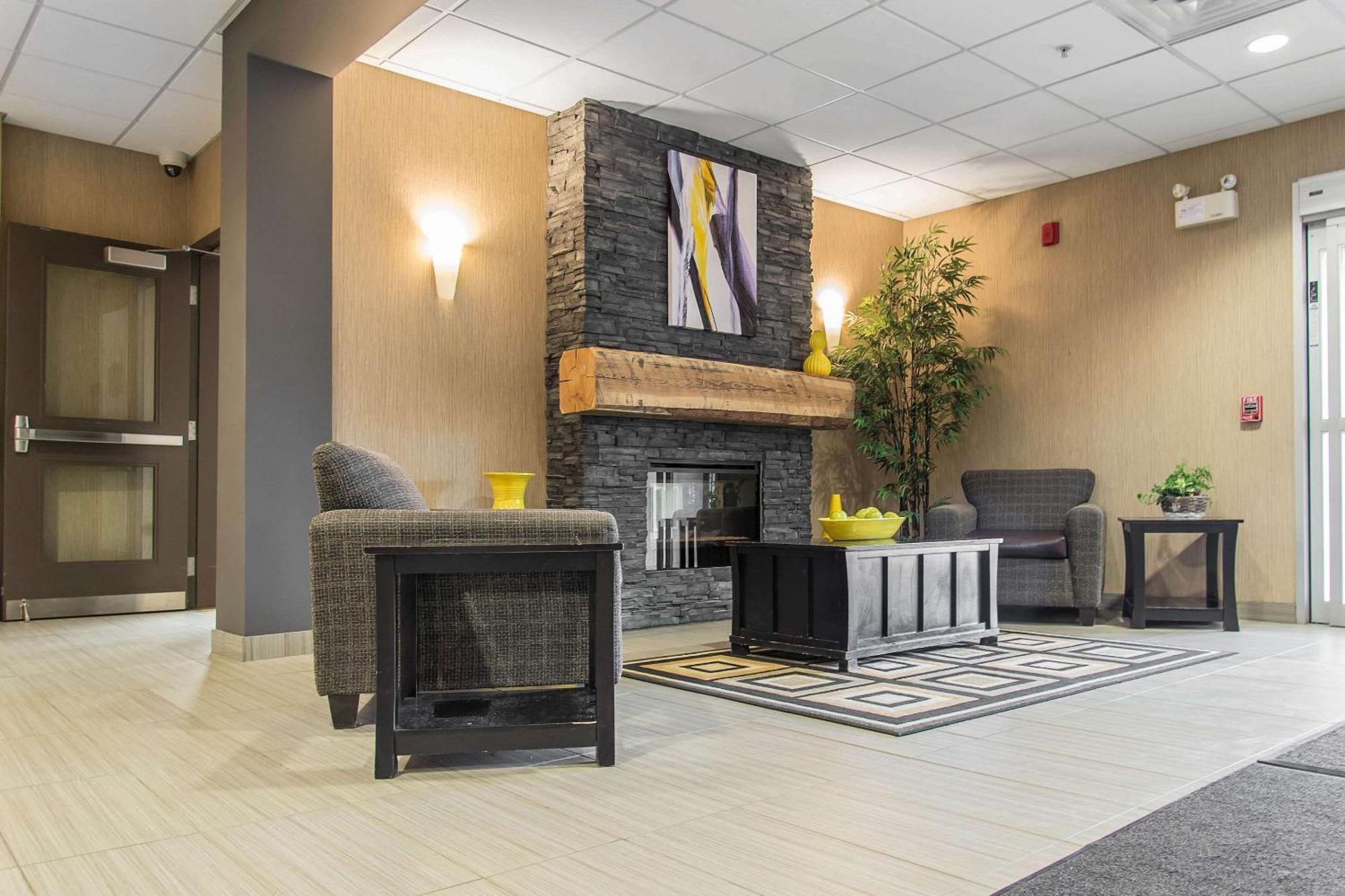 Mainstay Suites Виннипег Экстерьер фото